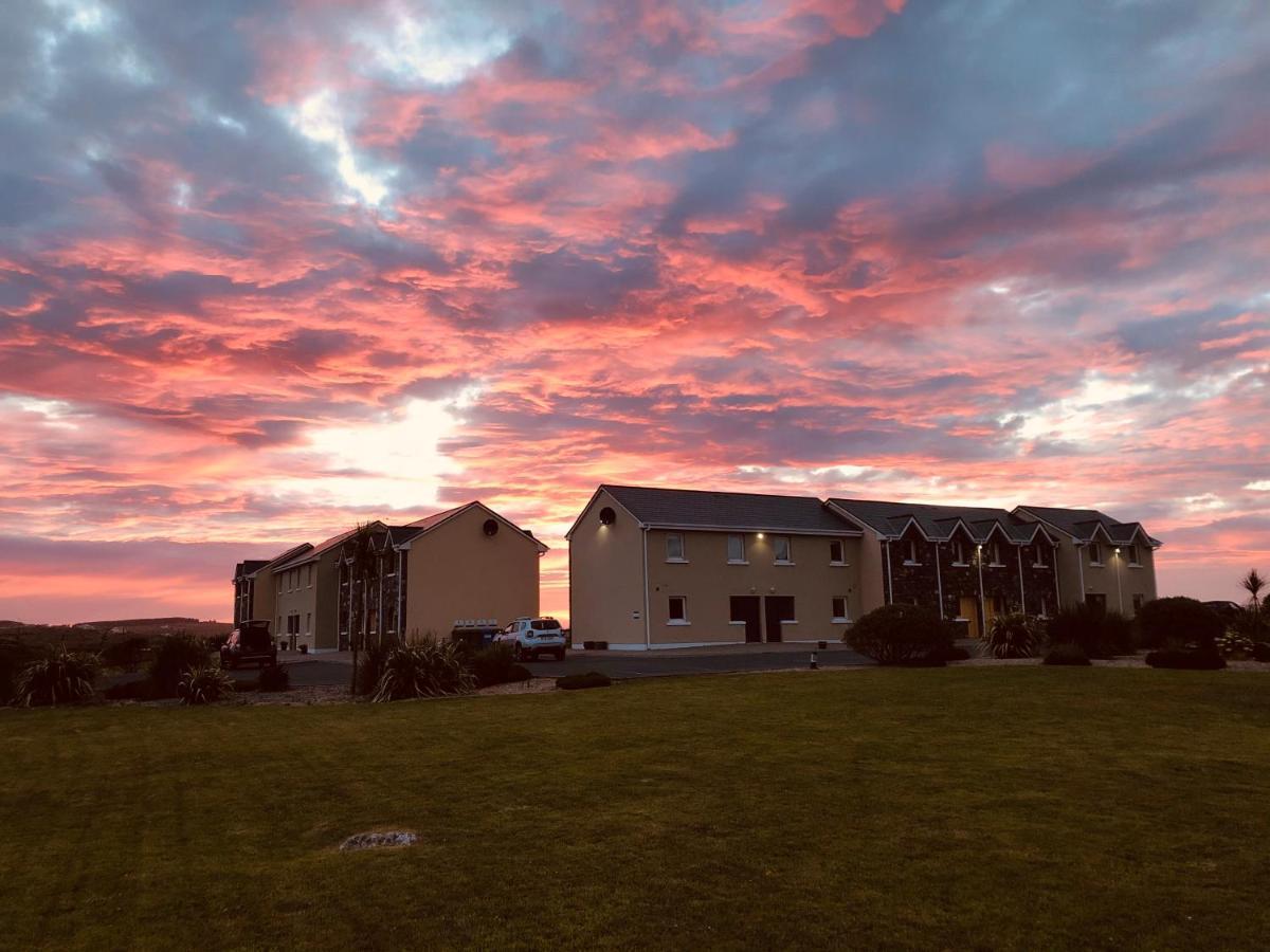 Connemara Sands Hotel & Spa كليفدين المظهر الخارجي الصورة