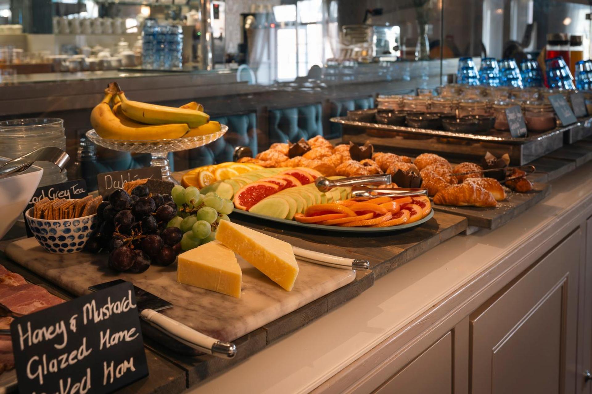 Connemara Sands Hotel & Spa كليفدين المظهر الخارجي الصورة